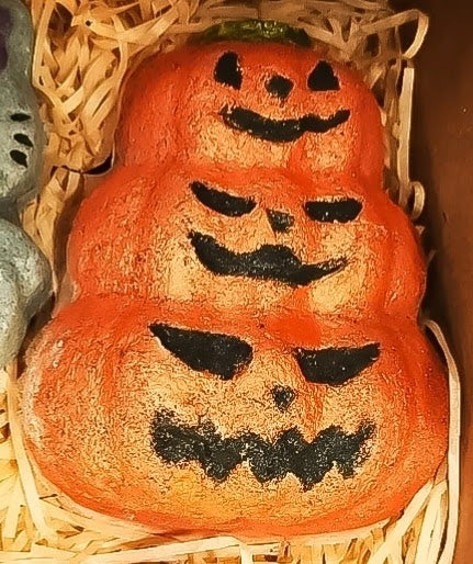 Pumpkin Stack Trio (Jack-o’-Lantern Tower)