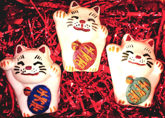 Smiling Lucky Kitty Cat